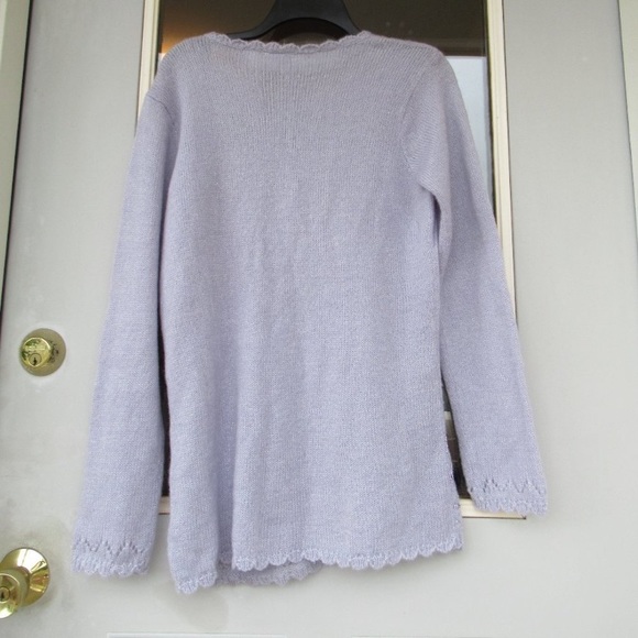 VINTAGE lavender with shimmer & crochet like detail sweater - Picture 8 of 9